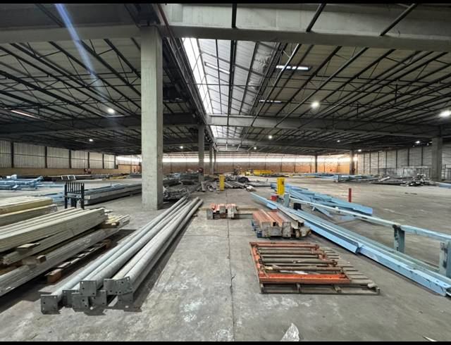 6,500M² WAREHOUSE FOR SALE IN MOBENI